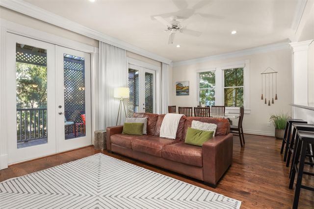 1724 Avenue L, Galveston, TX 77550