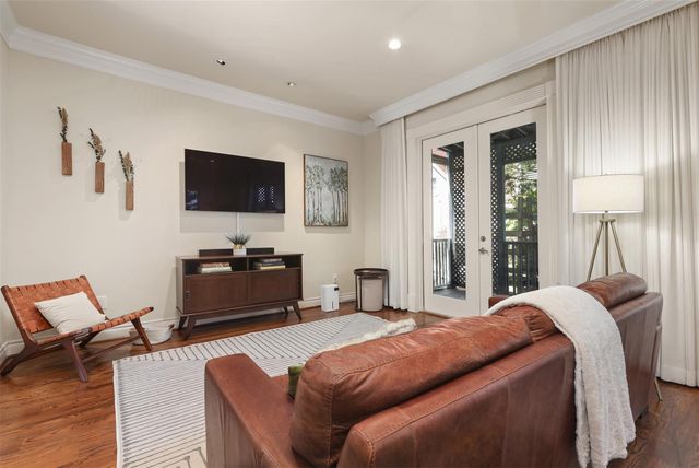 1724 Avenue L, Galveston, TX 77550