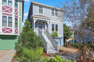 1724 Avenue L, Galveston, TX 77550