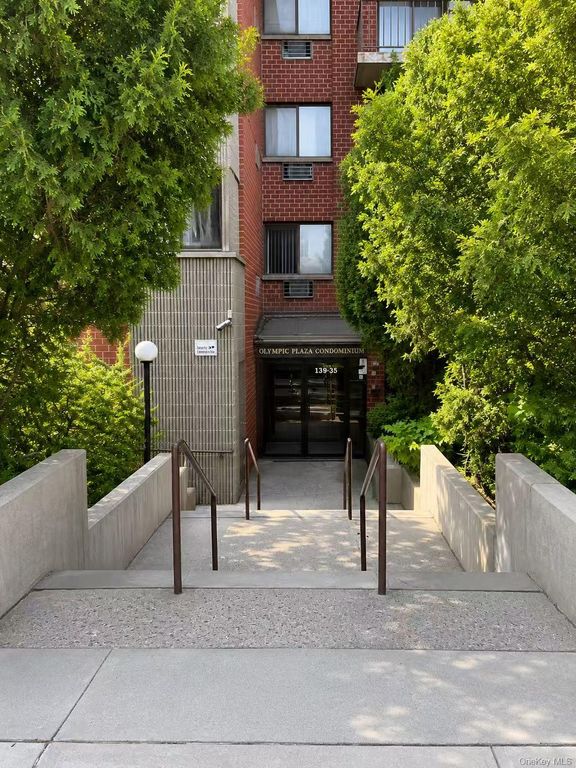 139-35 35th Avenue 1A, Flushing, NY 11354 — photo 2