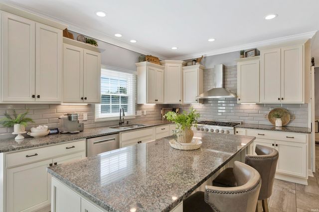 8501 Carrington Drive, Evansville, IN 47711