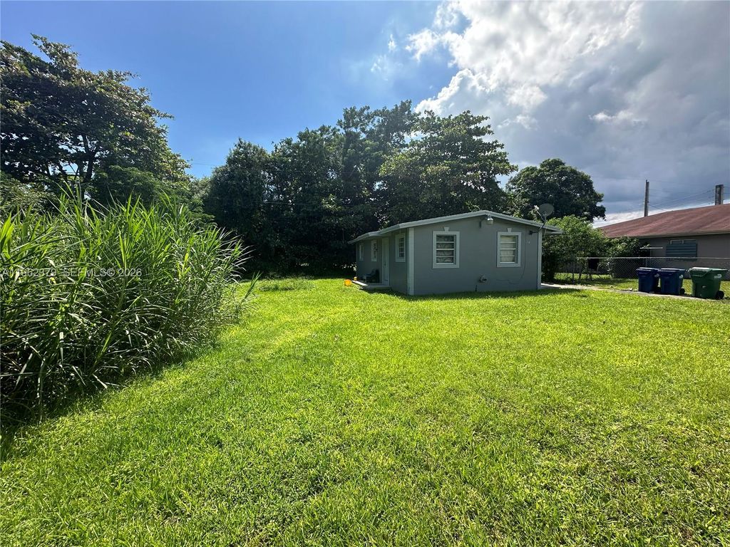 10070 SW 176th St, Palmetto Bay, FL 33157