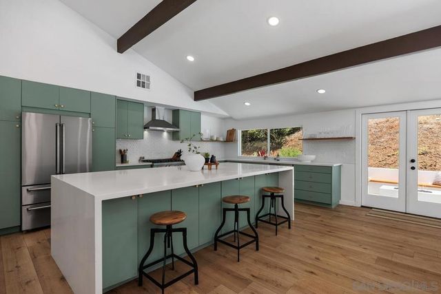 2586 Azure Coast Dr, La Jolla, CA 92037