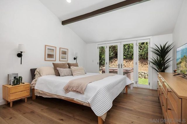 2586 Azure Coast Dr, La Jolla, CA 92037
