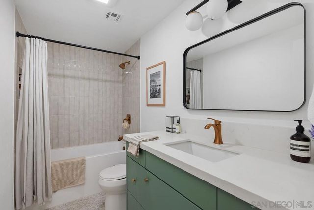 2586 Azure Coast Dr, La Jolla, CA 92037