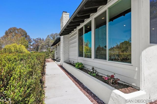 2586 Azure Coast Dr, La Jolla, CA 92037