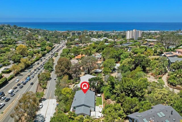 2586 Azure Coast Dr, La Jolla, CA 92037