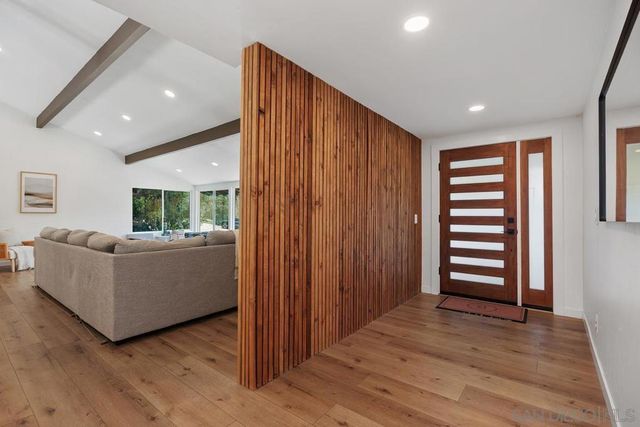 2586 Azure Coast Dr, La Jolla, CA 92037