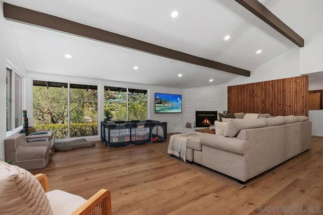 2586 Azure Coast Dr, La Jolla, CA 92037