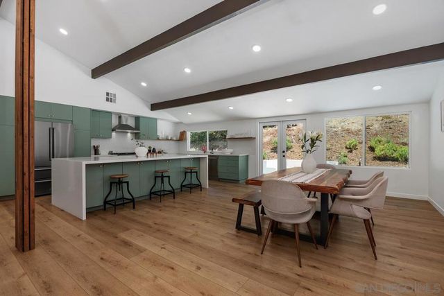 2586 Azure Coast Dr, La Jolla, CA 92037