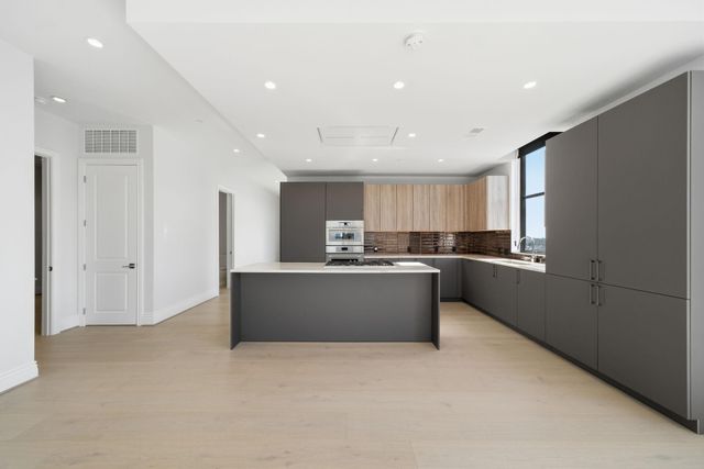 2323 San Felipe Street 803, Houston, TX 77019