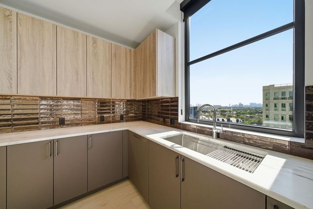 2323 San Felipe Street 803, Houston, TX 77019