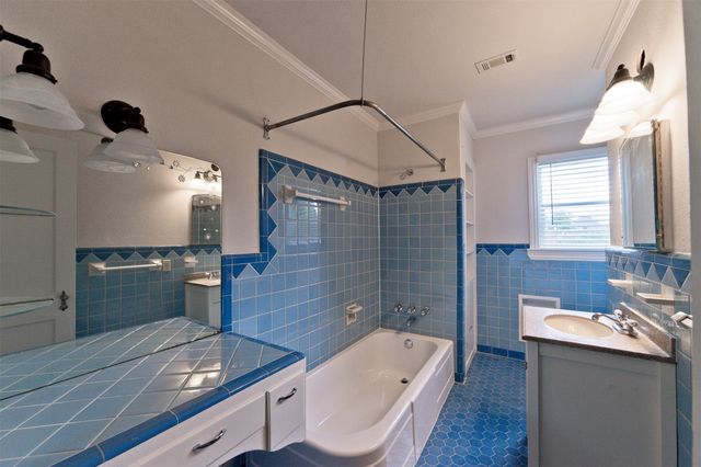 6205 Llano Avenue, Dallas, TX 75214