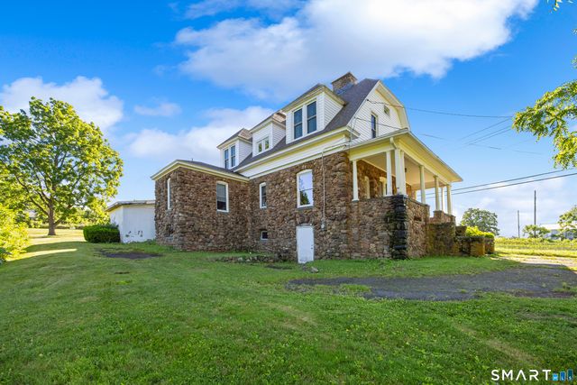 810 Dunbar Hill Road, Hamden, CT 06514