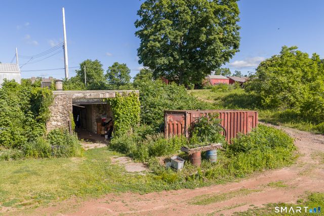 810 Dunbar Hill Road, Hamden, CT 06514