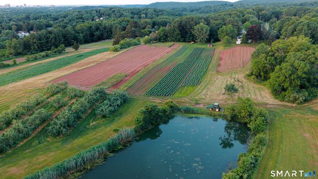 810 Dunbar Hill Road, Hamden, CT 06514