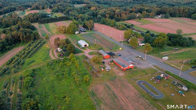 810 Dunbar Hill Road, Hamden, CT 06514