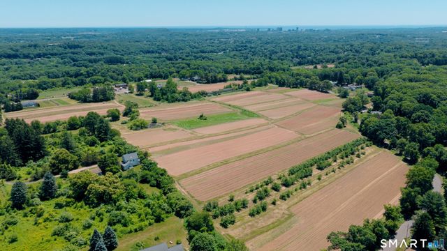810 Dunbar Hill Road, Hamden, CT 06514
