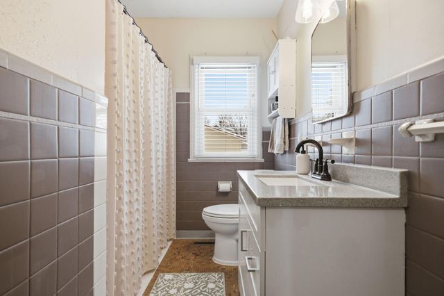 1380 Asbury Street, Saint Paul, MN 55108