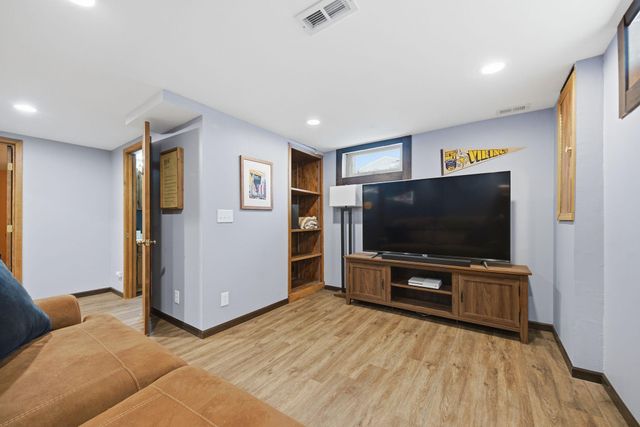 1380 Asbury Street, Saint Paul, MN 55108