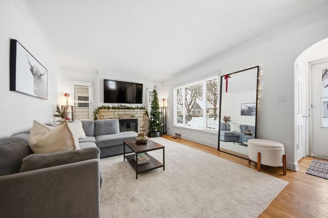 1380 Asbury Street, Saint Paul, MN 55108