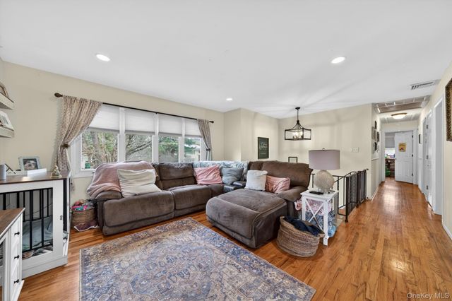 38 Jefferson Drive, Monroe, NY 10950