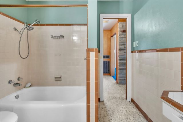 405 East Brown Street, Hearne, TX 77859