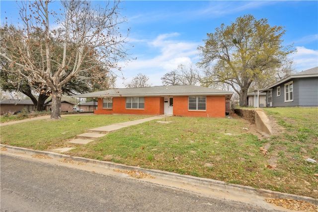 405 East Brown Street, Hearne, TX 77859