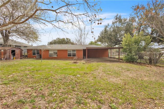 405 East Brown Street, Hearne, TX 77859