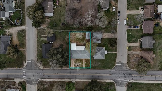 405 East Brown Street, Hearne, TX 77859