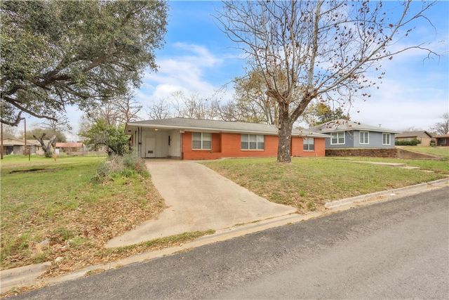 405 East Brown Street, Hearne, TX 77859