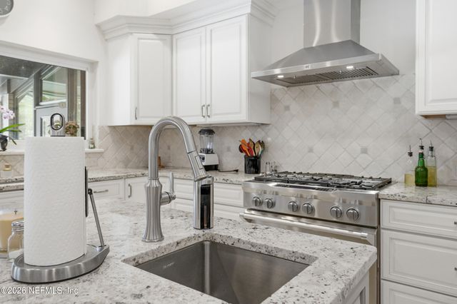 7946 QUAILWOOD Drive, Jacksonville, FL 32256