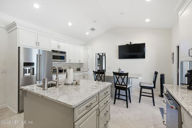 7946 QUAILWOOD Drive, Jacksonville, FL 32256