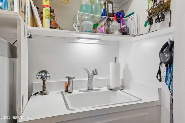 7946 QUAILWOOD Drive, Jacksonville, FL 32256