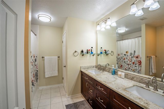 4818 Heritage Plains Drive, Friendswood, TX 77546