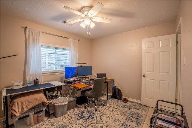 4818 Heritage Plains Drive, Friendswood, TX 77546