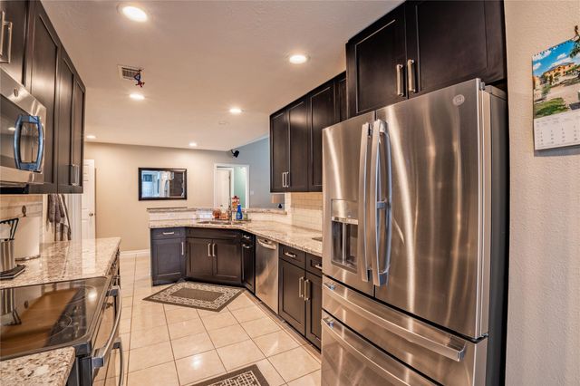 4818 Heritage Plains Drive, Friendswood, TX 77546