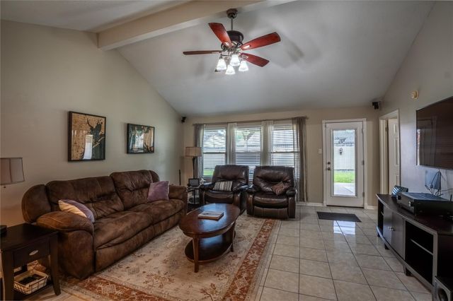 4818 Heritage Plains Drive, Friendswood, TX 77546