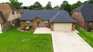 4818 Heritage Plains Drive, Friendswood, TX 77546