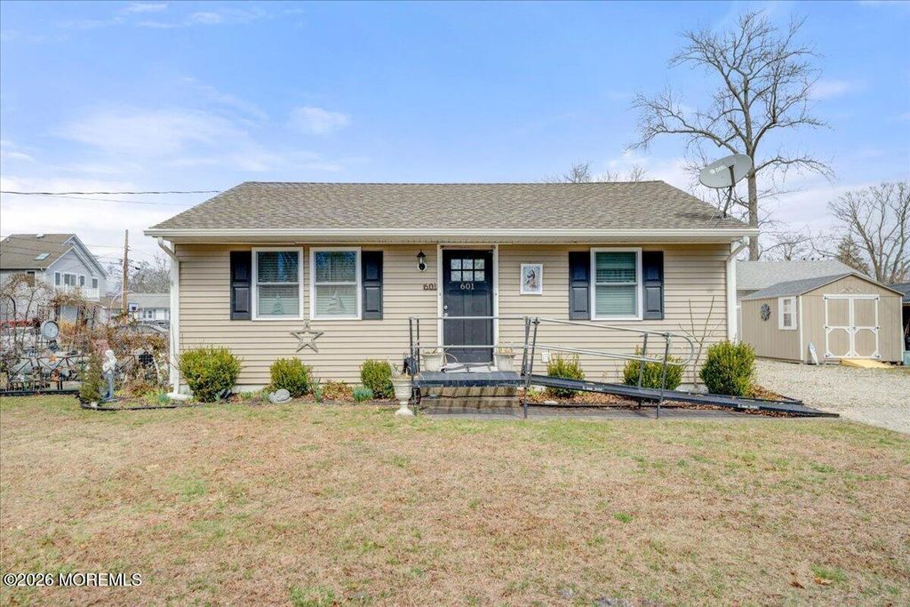 601 E Arverne Avenue, Ocean Gate, NJ 08740