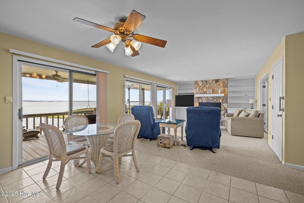 Image 10 of property listing at 5314 Bogue Sound Drive, Emerald Isle, NC 28594