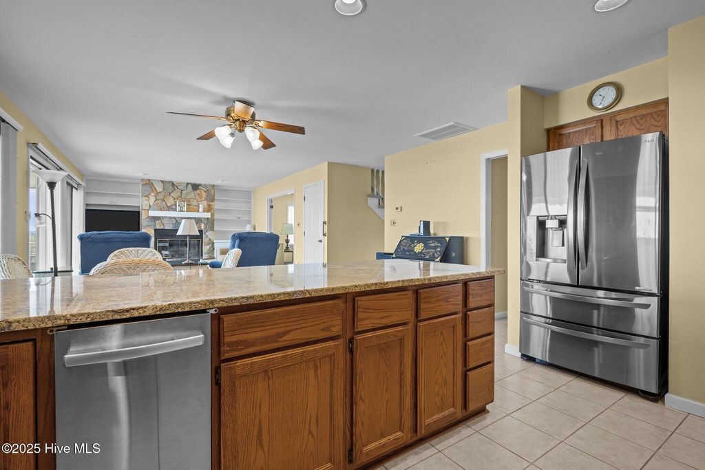 Image 15 of property listing at 5314 Bogue Sound Drive, Emerald Isle, NC 28594