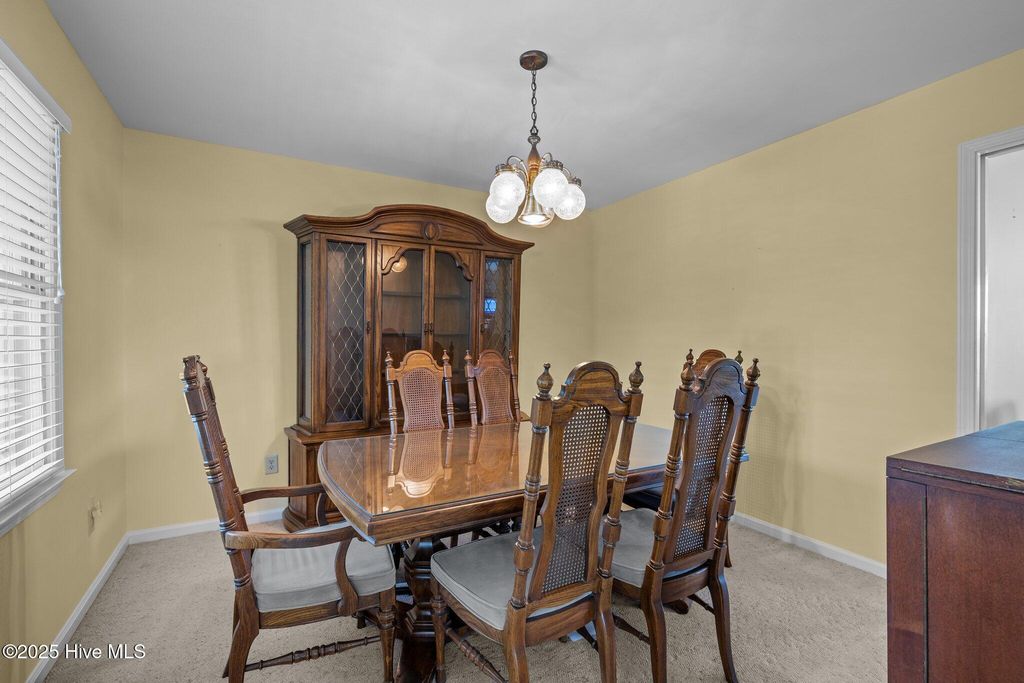 Image 22 of property listing at 5314 Bogue Sound Drive, Emerald Isle, NC 28594