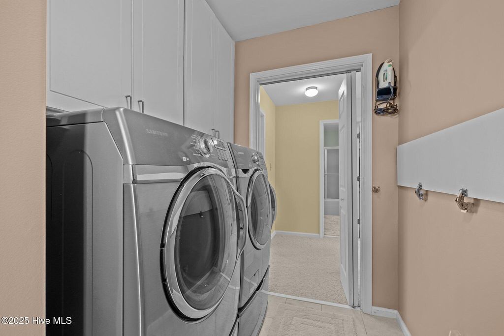 Image 33 of property listing at 5314 Bogue Sound Drive, Emerald Isle, NC 28594