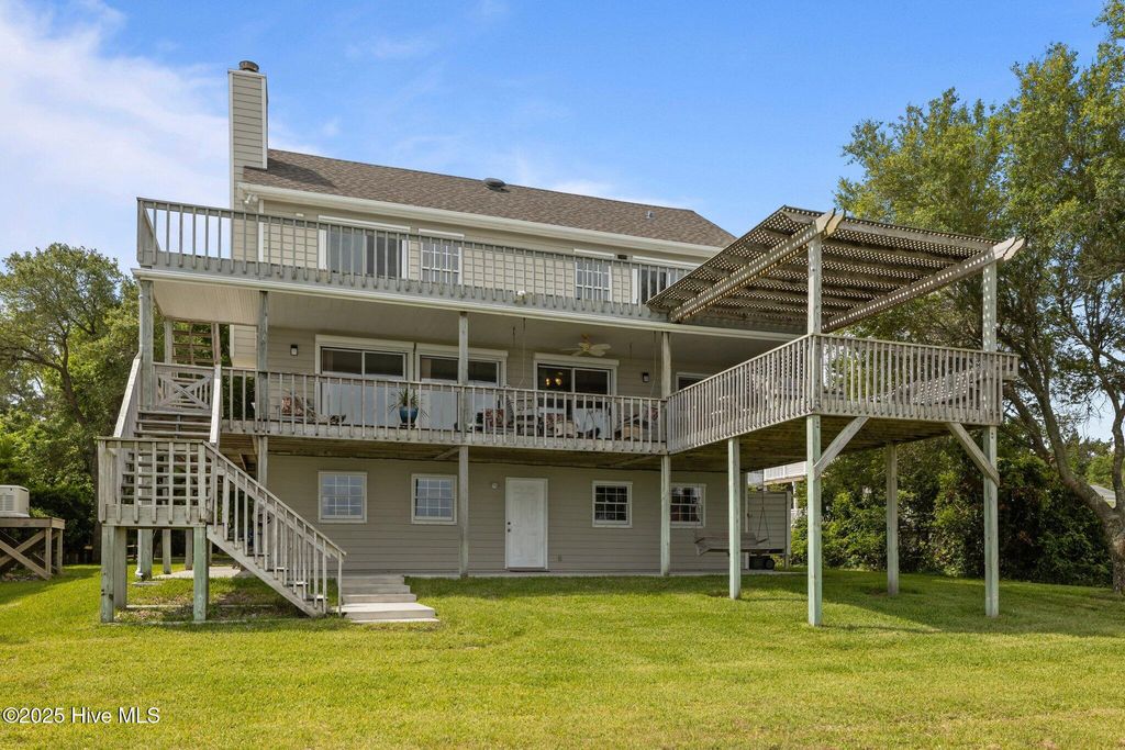 Image 42 of property listing at 5314 Bogue Sound Drive, Emerald Isle, NC 28594