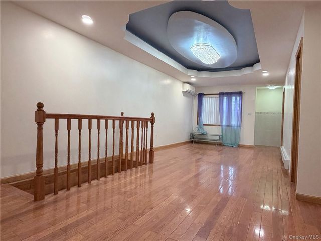 152-12 Peck Avenue, Flushing, NY 11355