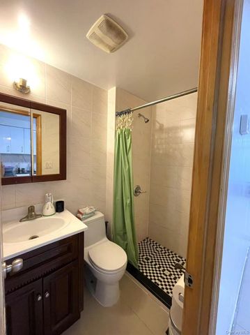 152-12 Peck Avenue, Flushing, NY 11355