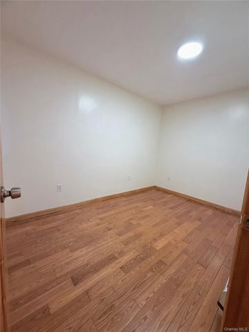 152-12 Peck Avenue, Flushing, NY 11355