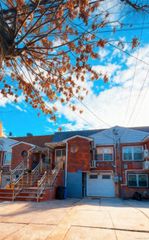 152-12 Peck Avenue, Flushing, NY 11355
