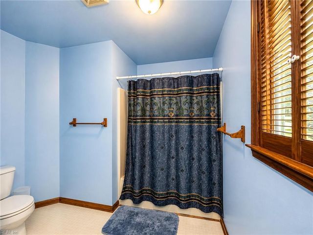7306 Leigh DR, Hayes, VA 23072